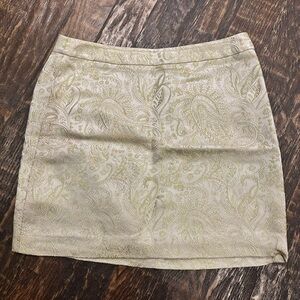 Banana Republic Cream Paisley Mini Skirt with Shiny Green Motif -silk/rayon